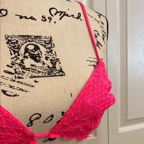 Vibrant HOT Neon Pink Lace Bralette size Medium - Picture 3 of 9